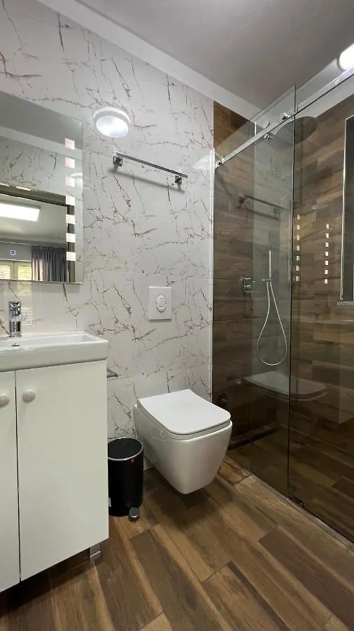 ****  Vila 90 Boutique Hotel 地拉那 阿尔巴尼亚