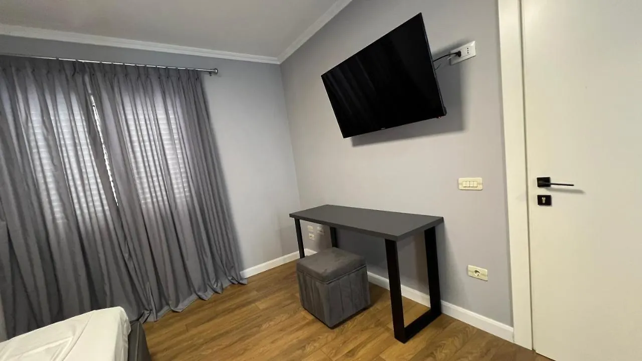 Vila 90 Boutique Hotel 地拉那